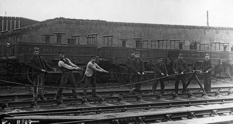 At Cowlairs, splicing the cable, with ‘Special breaks’ for Cowlairs bank in the bckground